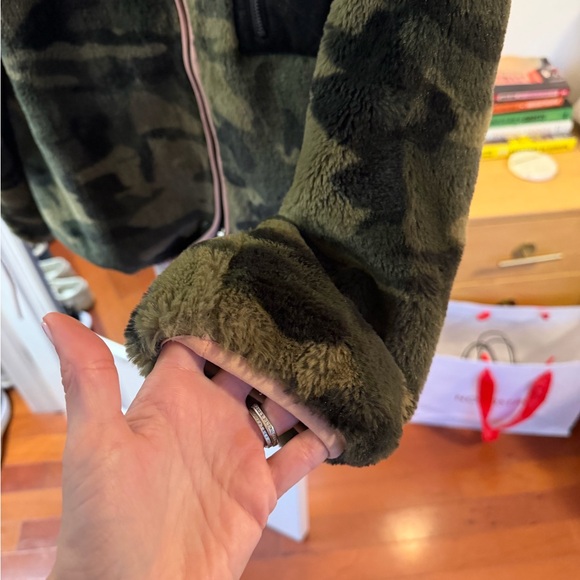 Camouflage Faux Fur Jacket - Picture 4 of 6